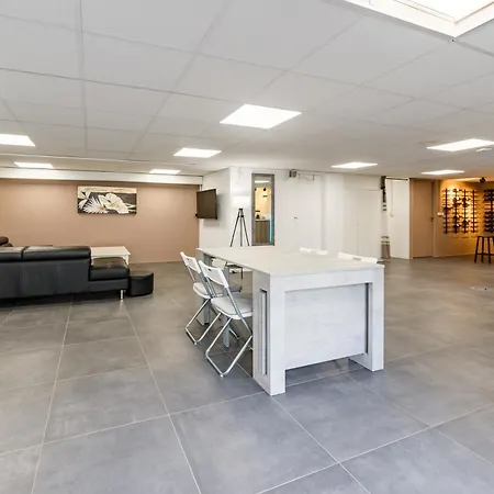 Luxueux Loft A 2 Pas De La Evasion Assuree En Bord טולון